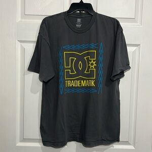 DC Crew short Sleeves Graphic Tee shirt - Gray - Size XL